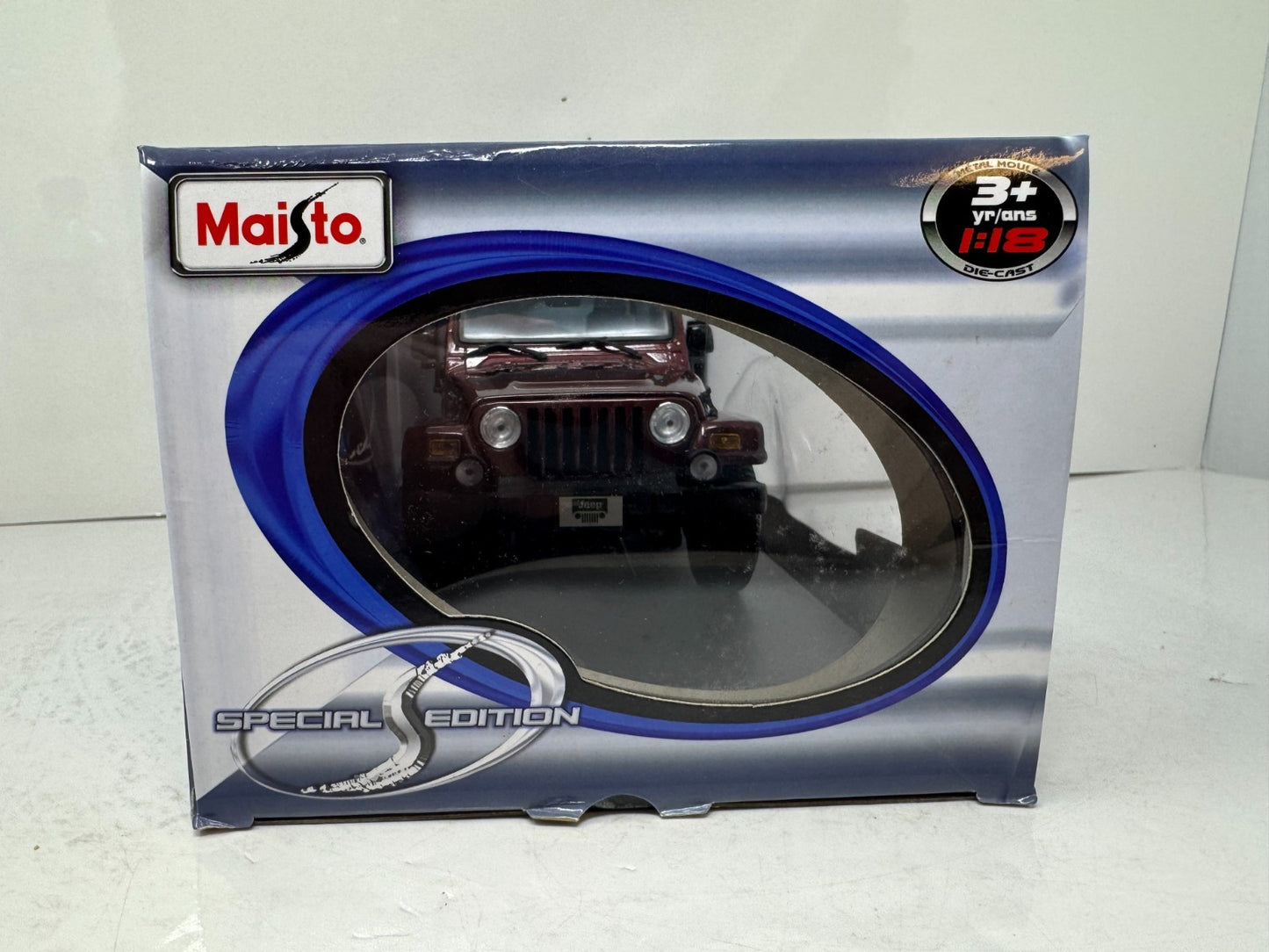 Maisto Special Edition Jeep Wrangler Sahara 1:18 Diecast Maroon Car
