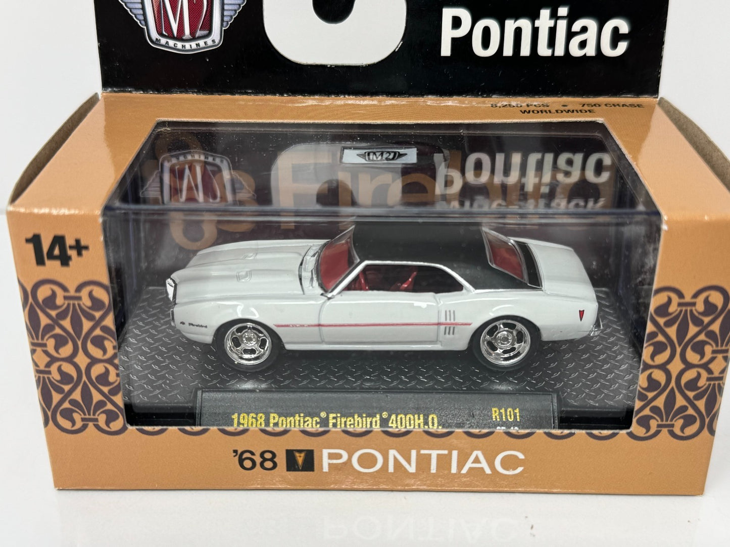 M2 Machines Pontiac 1968 Pontiac Firebird 400 H.O. 1:64 Diecast