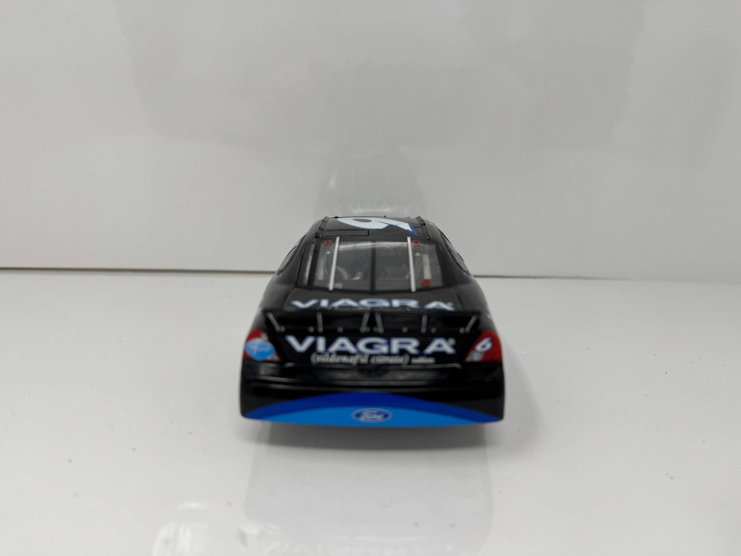 Team Caliber NASCAR Mark Martin #6 Viagra 2002 Ford Taurus 1:24 Diecast