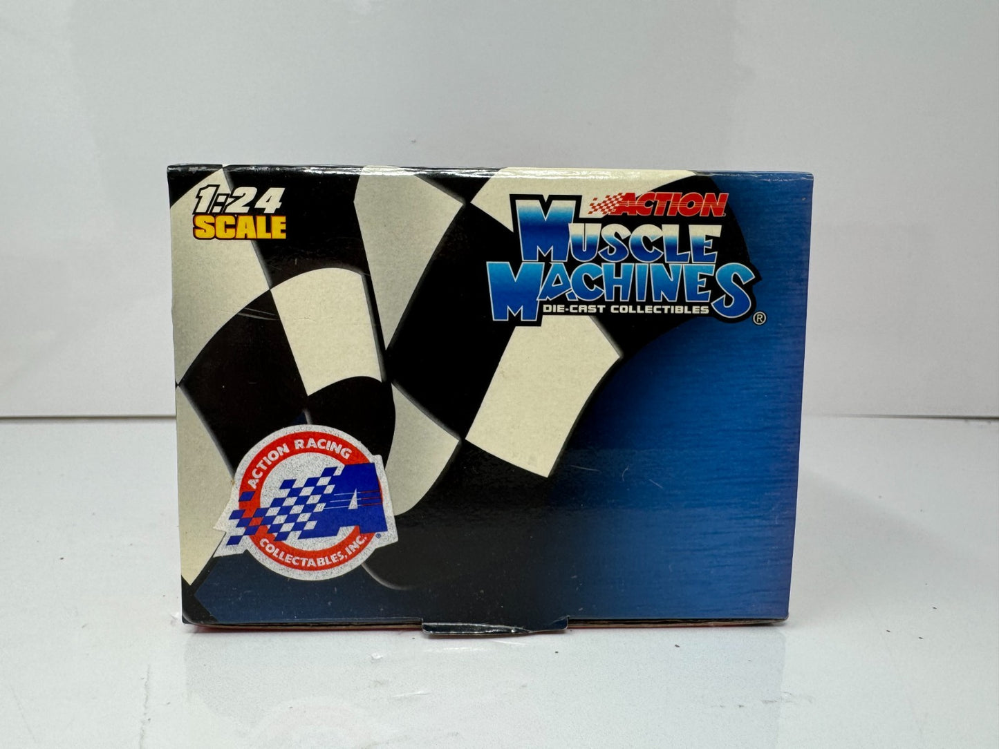 Action NASCAR Muscle Machines Kasey Kahne #9 Dodge Dealers 1:24 Diecast