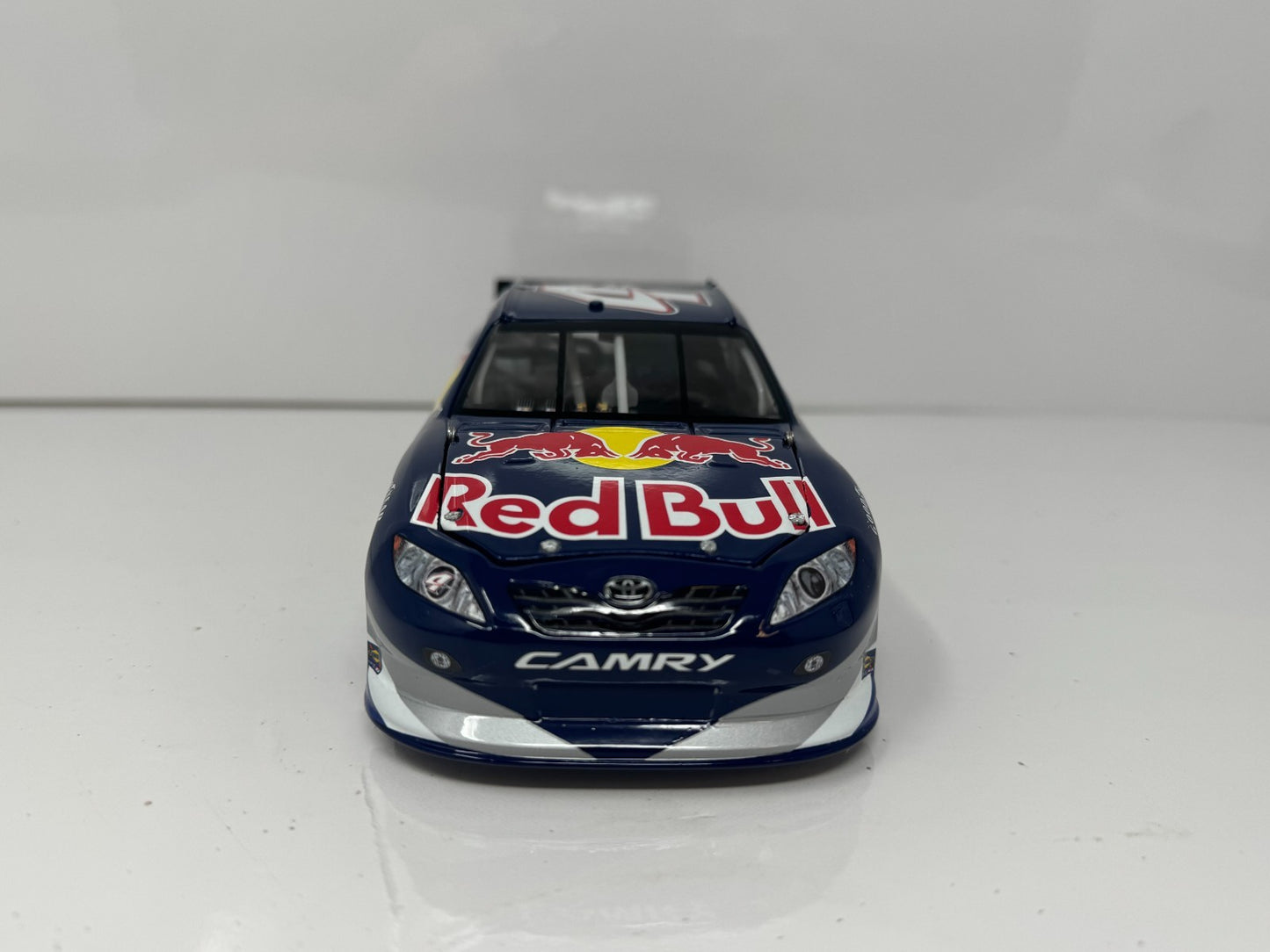 Lionel NASCAR Kasey Kahne #4 Red Bull 2011 Toyota Camry 1:24 Diecast