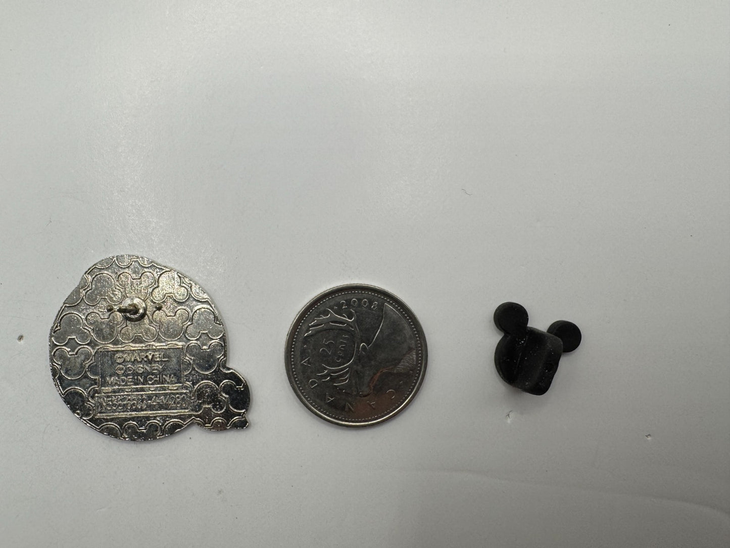 Iron Man Disney Marvel Avengers Assemble Booster Trading Pin DC1S19