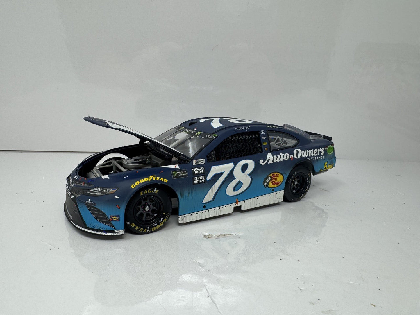 Lionel NASCAR Martin Truex Jr. #78 Big A Kentucky Raced Win 2018 1:24 Diecast