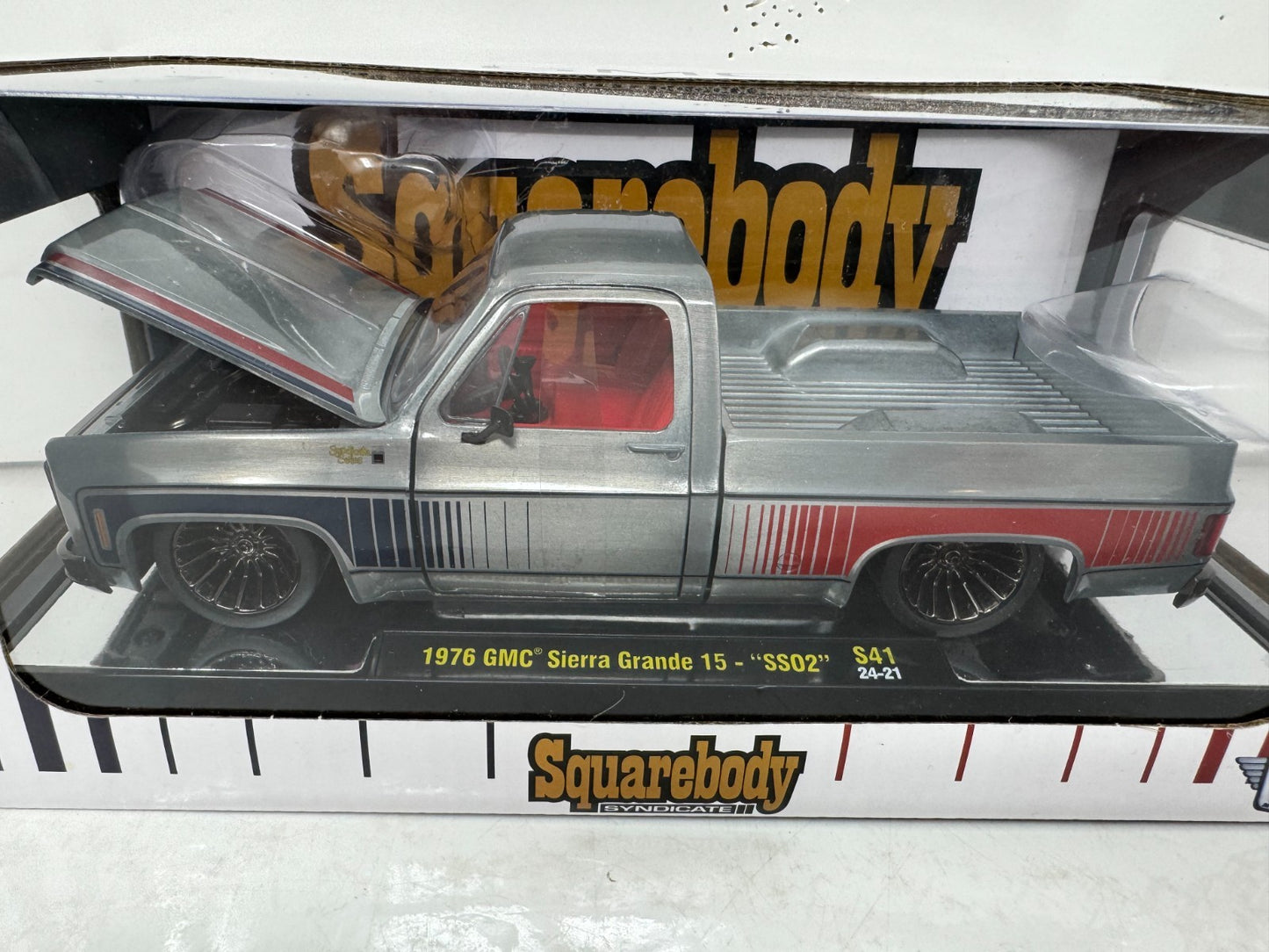 M2 Machines 1976 GMC Sierra Grande 15 SS02 Squarebody Syndicate RAW 1:24 Diecast
