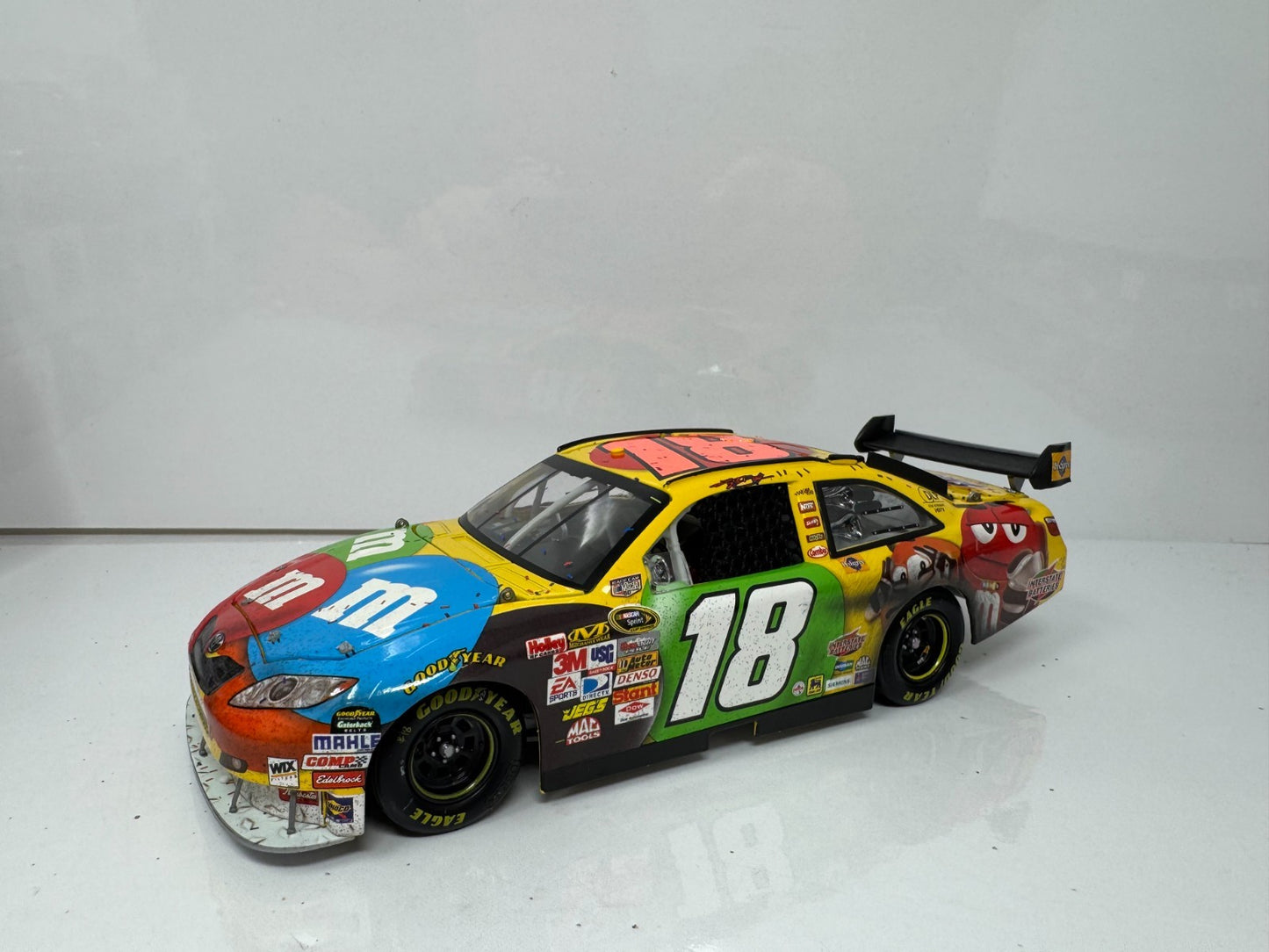 Action NASCAR #18 Kyle Busch M&M's Infineon Win 2008 Toyota Camry 1:24 Diecast