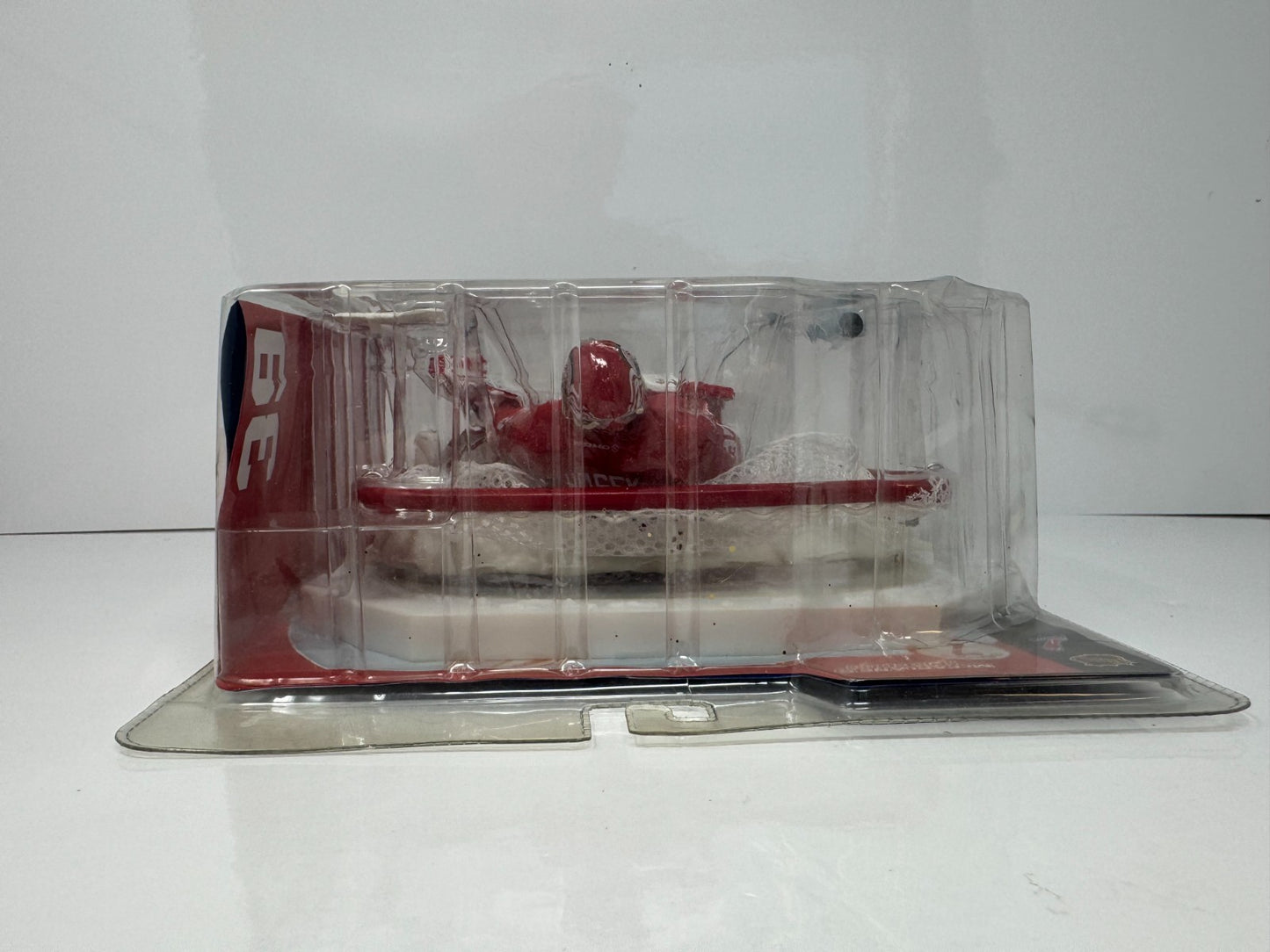 McFarlane NHL Dominik Hasek Detroit Red Wings Series 7 Figurine