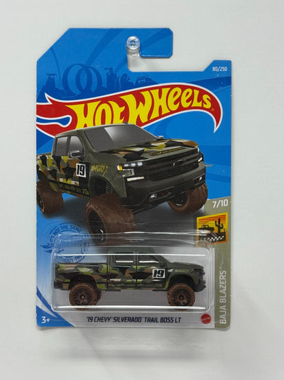 Hot Wheels Baja Blazers 2019 Chevy Silverado Trail Boss LT 1:64 Diecast