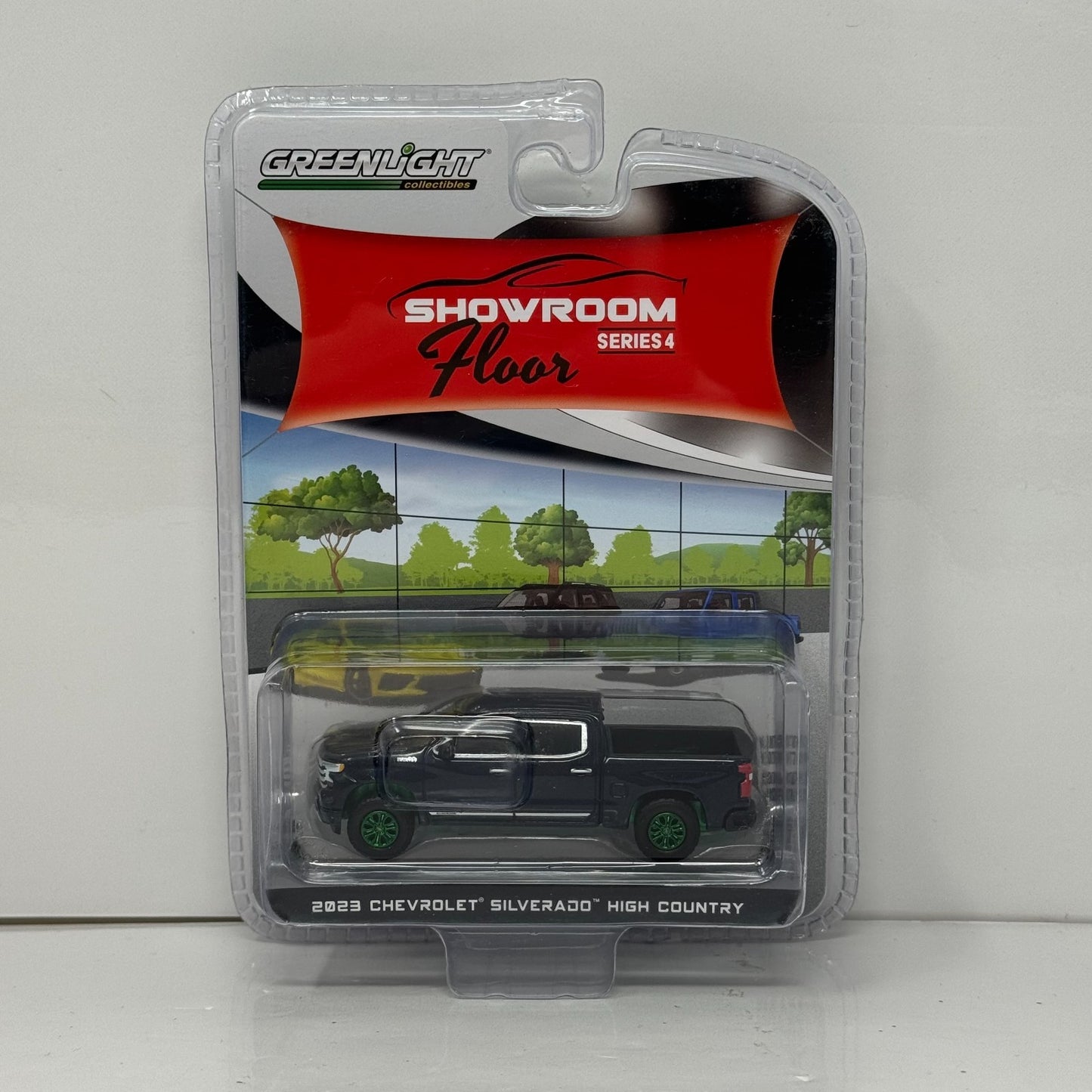 Greenlight Showroom Floor Chevrolet Silverado High Country CHASE 1:64 Diecast