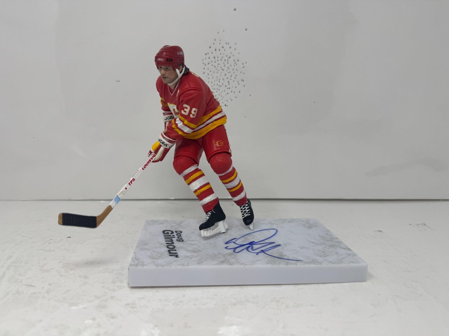 McFarlane NHL Doug Gilmour Calgary Flames Figure Auto Signed