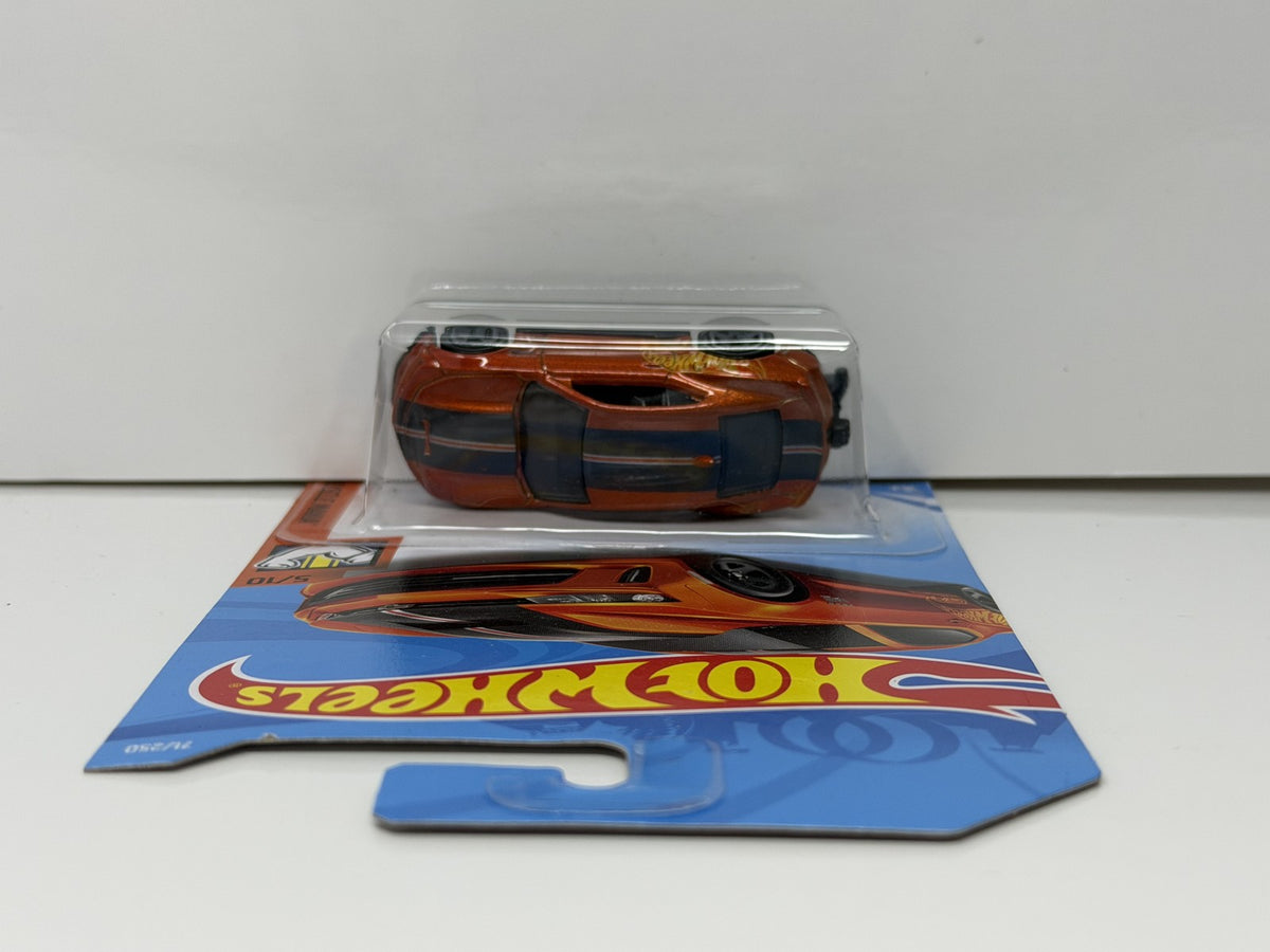 Hot Wheels Muscle Mania 2018 Chevrolet COPO Camaro SS 1:64 Diecast Orange