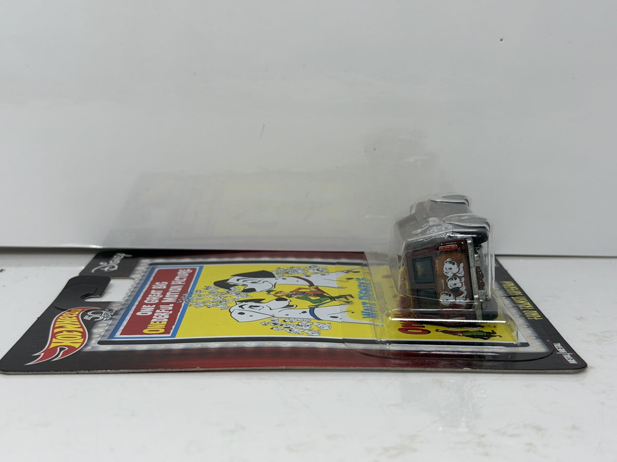 Hot Wheels Disney 101 Dalmatians Ford Transit Supervan 1:64 Diecast Real Riders