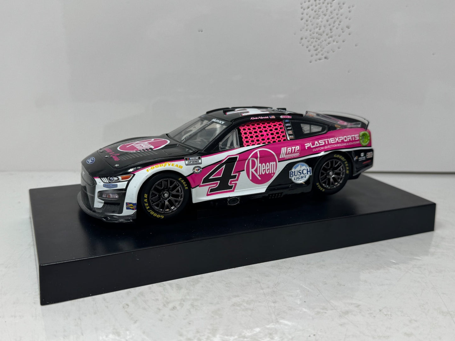 Lionel Nascar #4 Kevin Harvick Rheem Chasing the Cure 2023 Mustang 1:24 Diecast