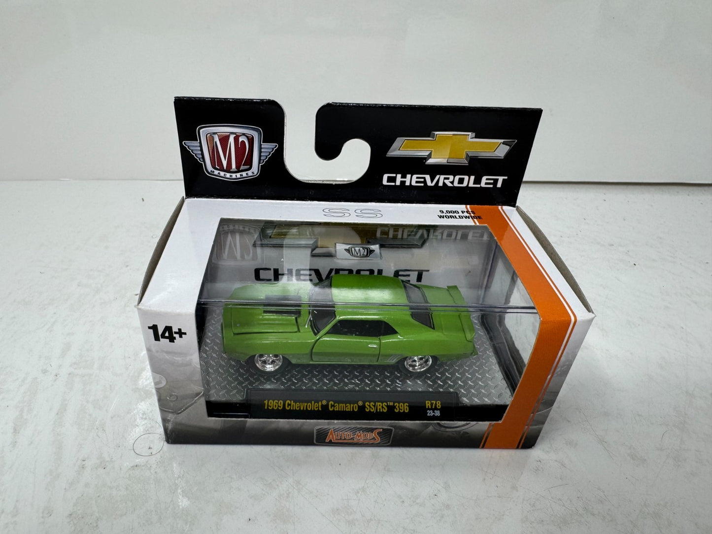 M2 Machines Auto Mods 1969 Chevrolet Camaro SS/RS 396 1:64 Diecast