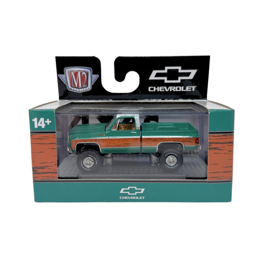 M2 Machines Chevrolet 1973 Chevrolet Cheyenne Super 20 4x4 1:64 Diecast