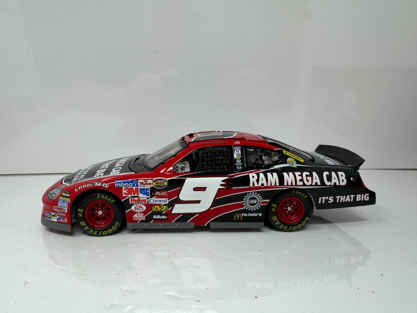 Action NASCAR Kasey Kahne #9 Dodge Ram Mega Cab 2005 Dodge Charger 1:24 Diecast