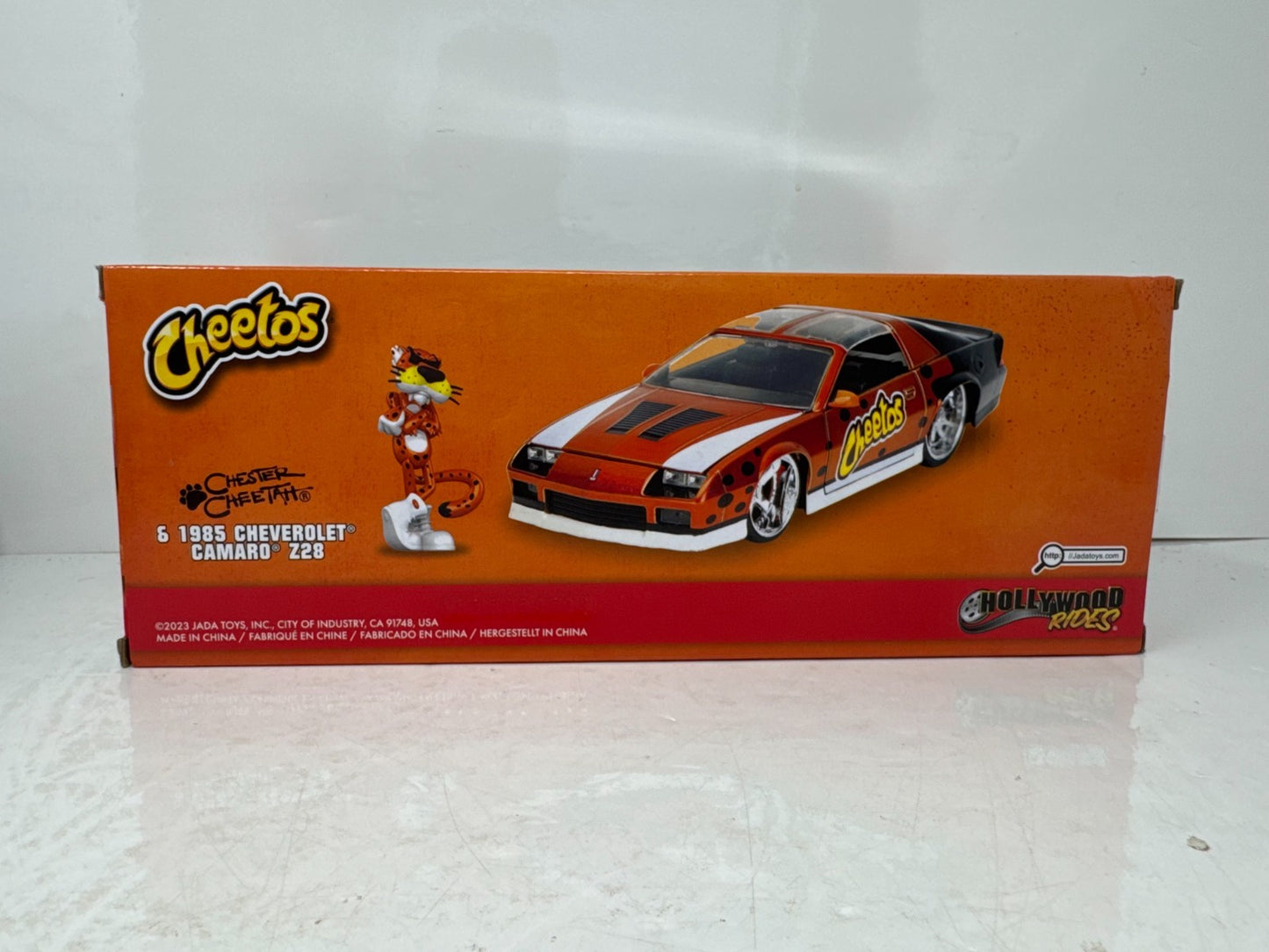 Jada Cheetos 1985 Chevy Camaro Z28 IROC 1:24 Diecast with Chester Cheetah Figure