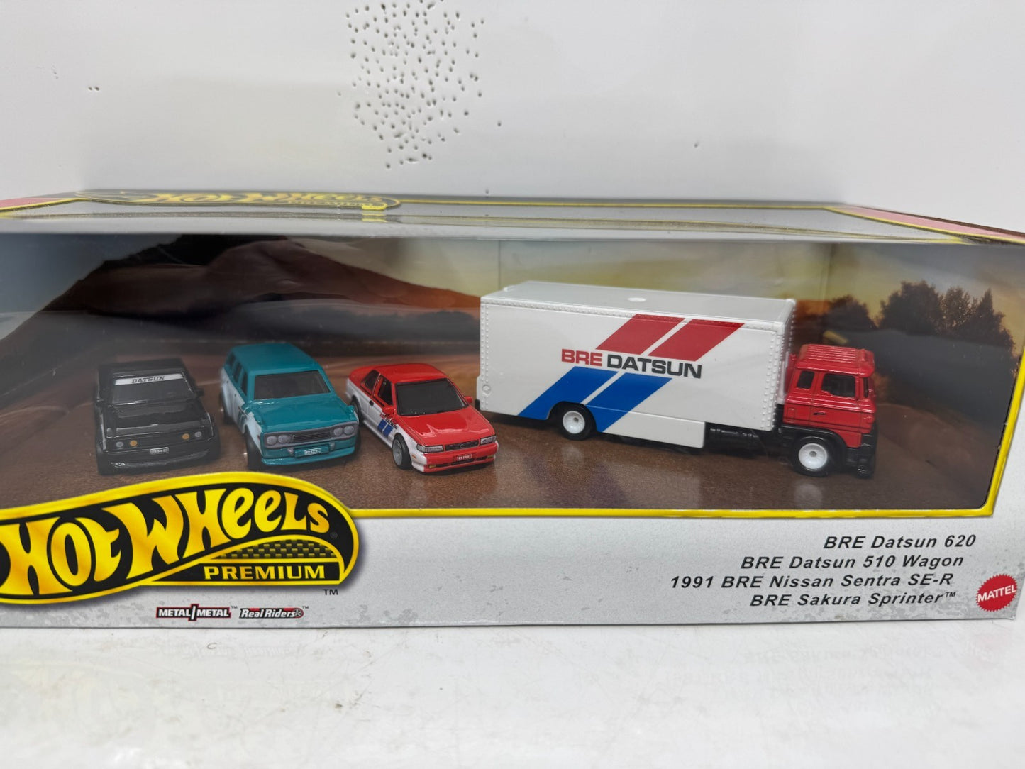 Hot Wheels Premium Bre Datsun 4-Pack Collector Diorama Set 1:64 Diecast