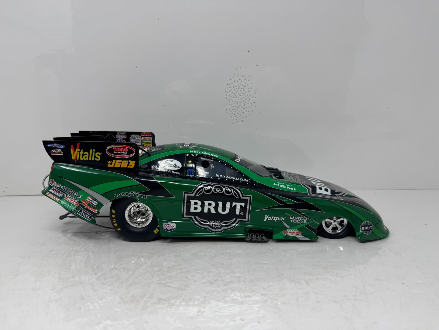 Milestone Ron Capps NHRA Brut 2005 Dodge Stratus Funny Car 1:16 Scale