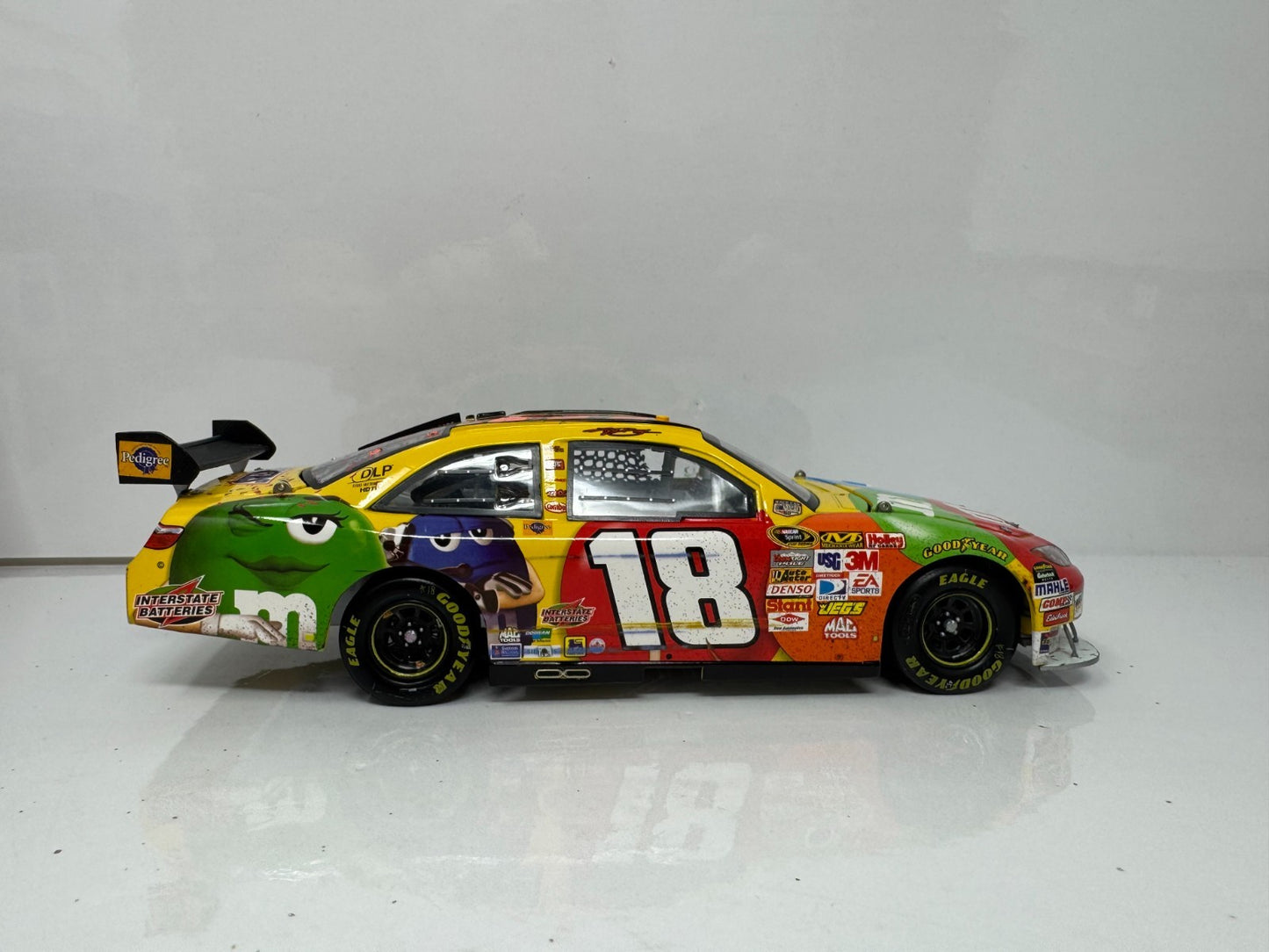 Action NASCAR #18 Kyle Busch M&M's Infineon Win 2008 Toyota Camry 1:24 Diecast