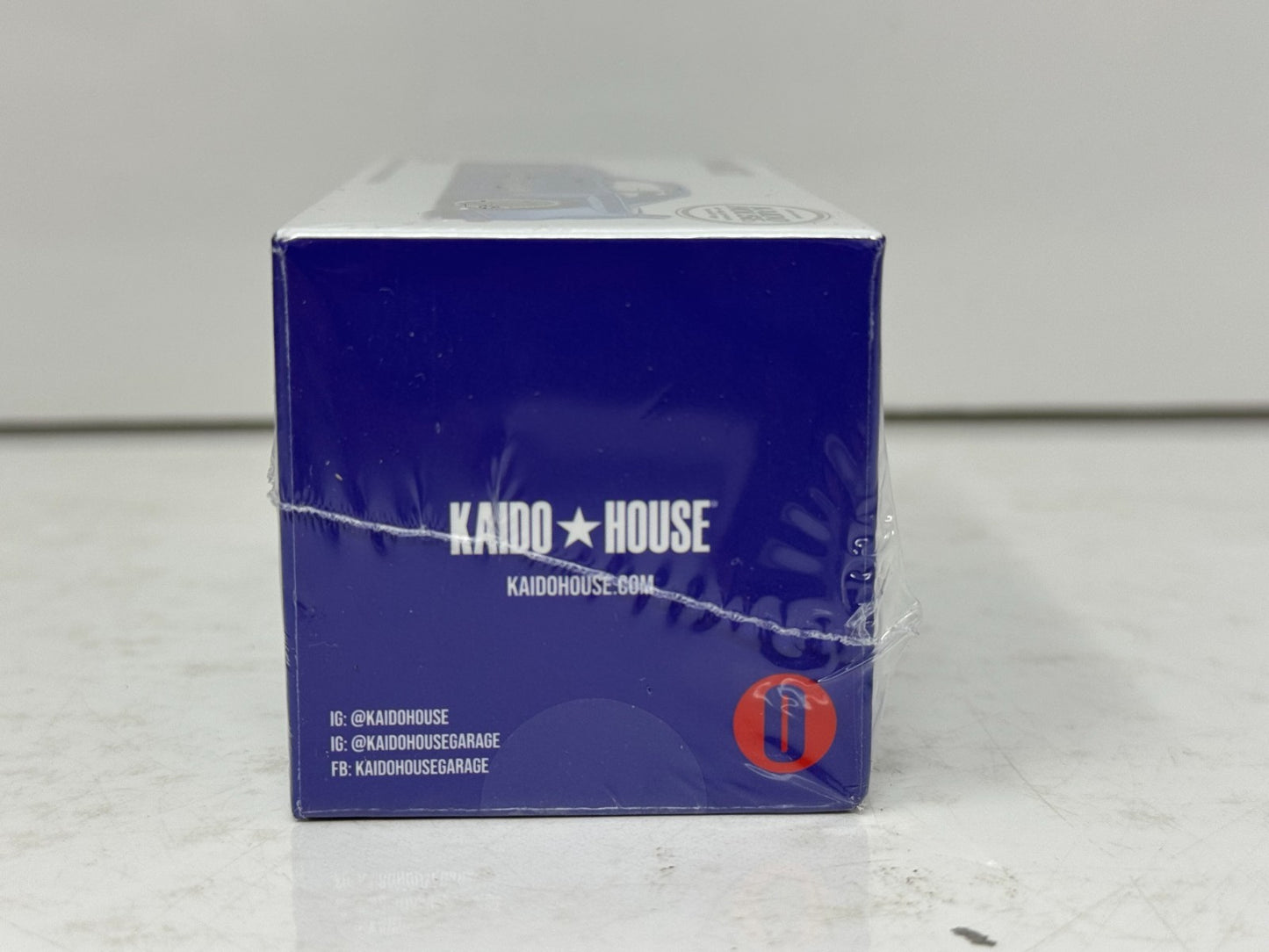 Kaido House Nissan Skyline GT-R (R34) Kaido Works Shinjuku V2 1:64 Diecast