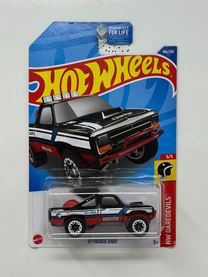 Hot Wheels Treasure Hunt HW Daredevils 1987 Dodge D100 Pickup 1:64 Diecast
