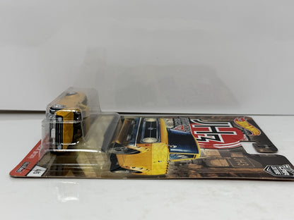 Hot Wheels Premium Japan Historics 3 1975 Datsun Sunny Truck B120 1:64 Diecast