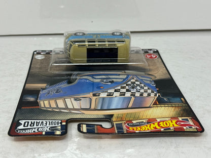 Hot Wheels Premium Boulevard #44 Volkswagen Deluxe Station Wagon 1:64 Diecast