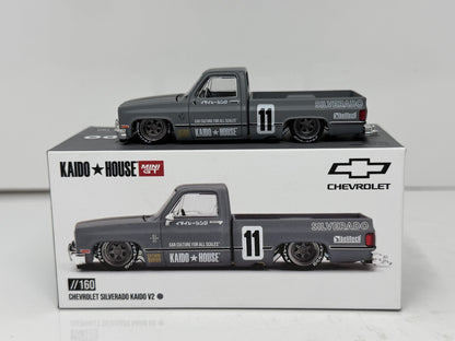 Kaido House Mini GT Chevrolet Silverado Kaido V2 1:64 Diecast