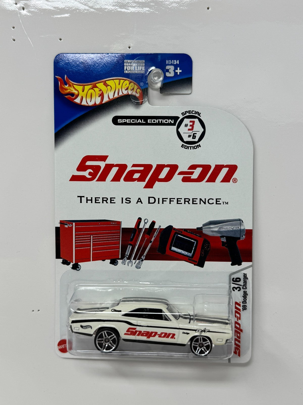 Hot Wheels Snap-On 1969 Dodge Charger R/T 1:64 Diecast