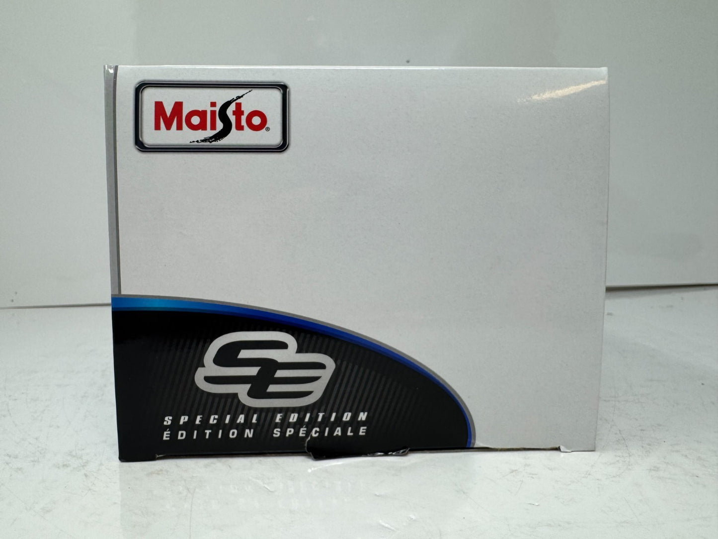 Maisto 1968 Ford Mustang GT Cobra Jet 1:18 Diecast Special Edition