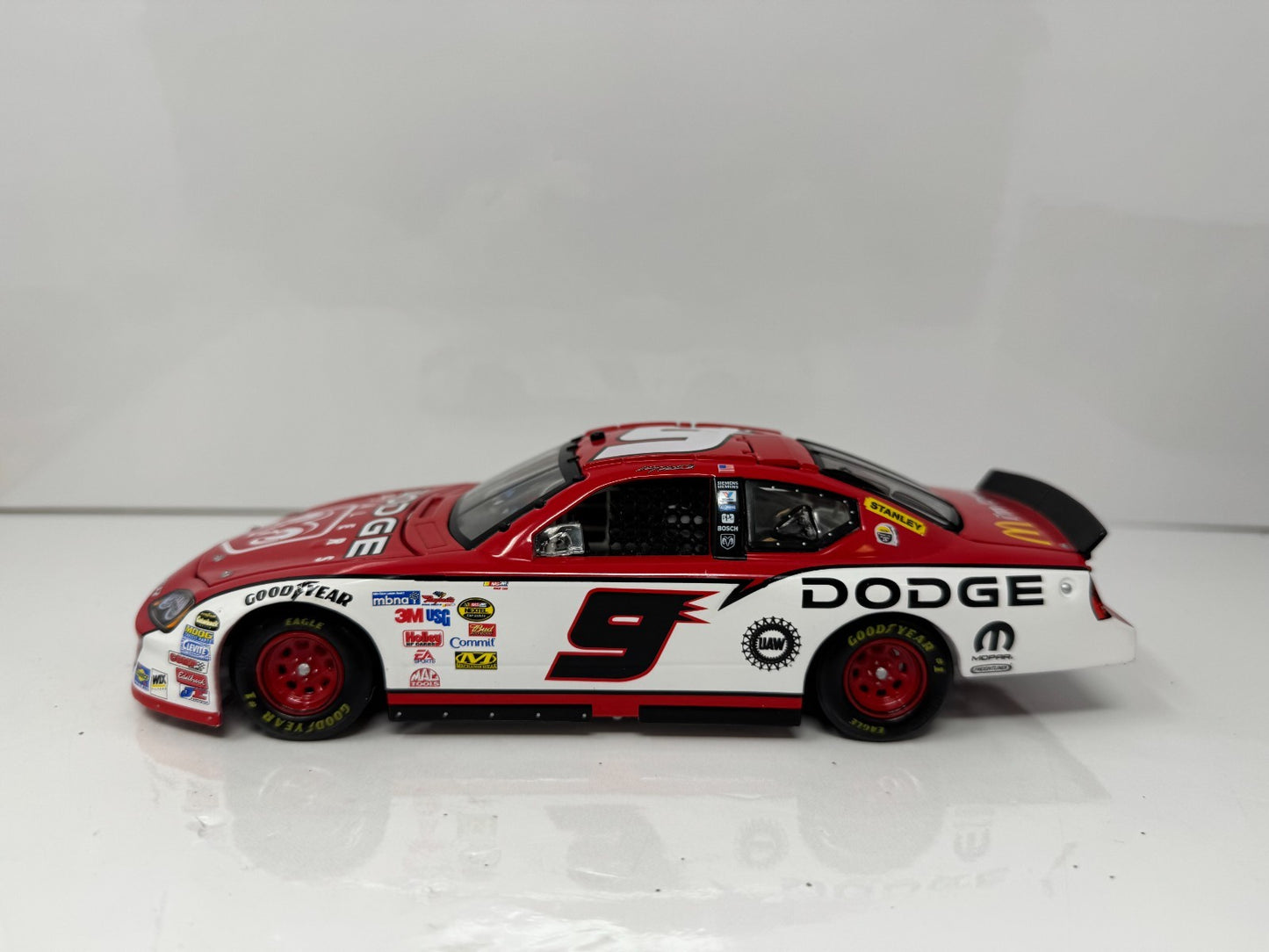 Action NASCAR Kasey Kahne #9 Dodge Dealers 2006 Dodge Charger 1:24 Diecast