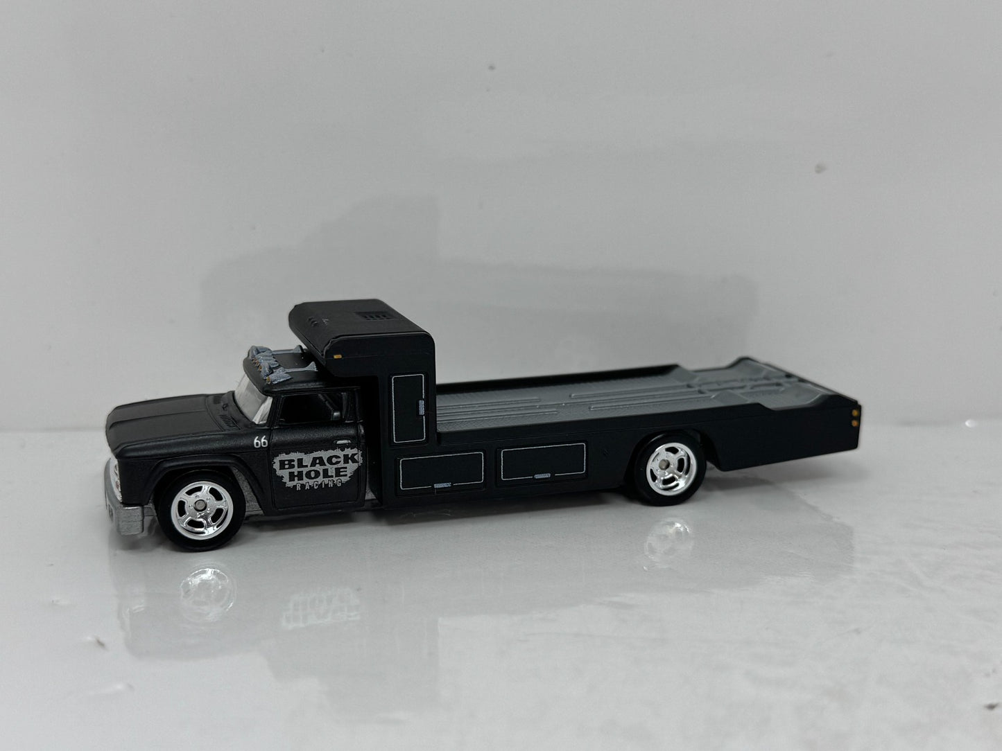 Hot Wheels Premium Boulevard 1971 Mustang Mach 1 & Black Hole Hauler 164 Diecast