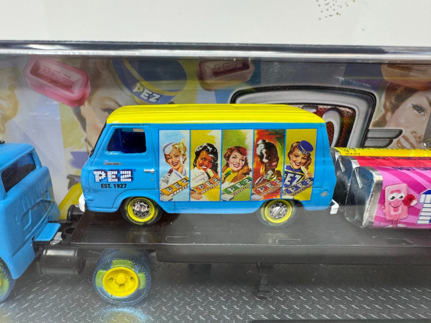 M2 Machines Auto Haulers 1965 Ford Econoline Delivery Van PEZ 164 Diecast Custom