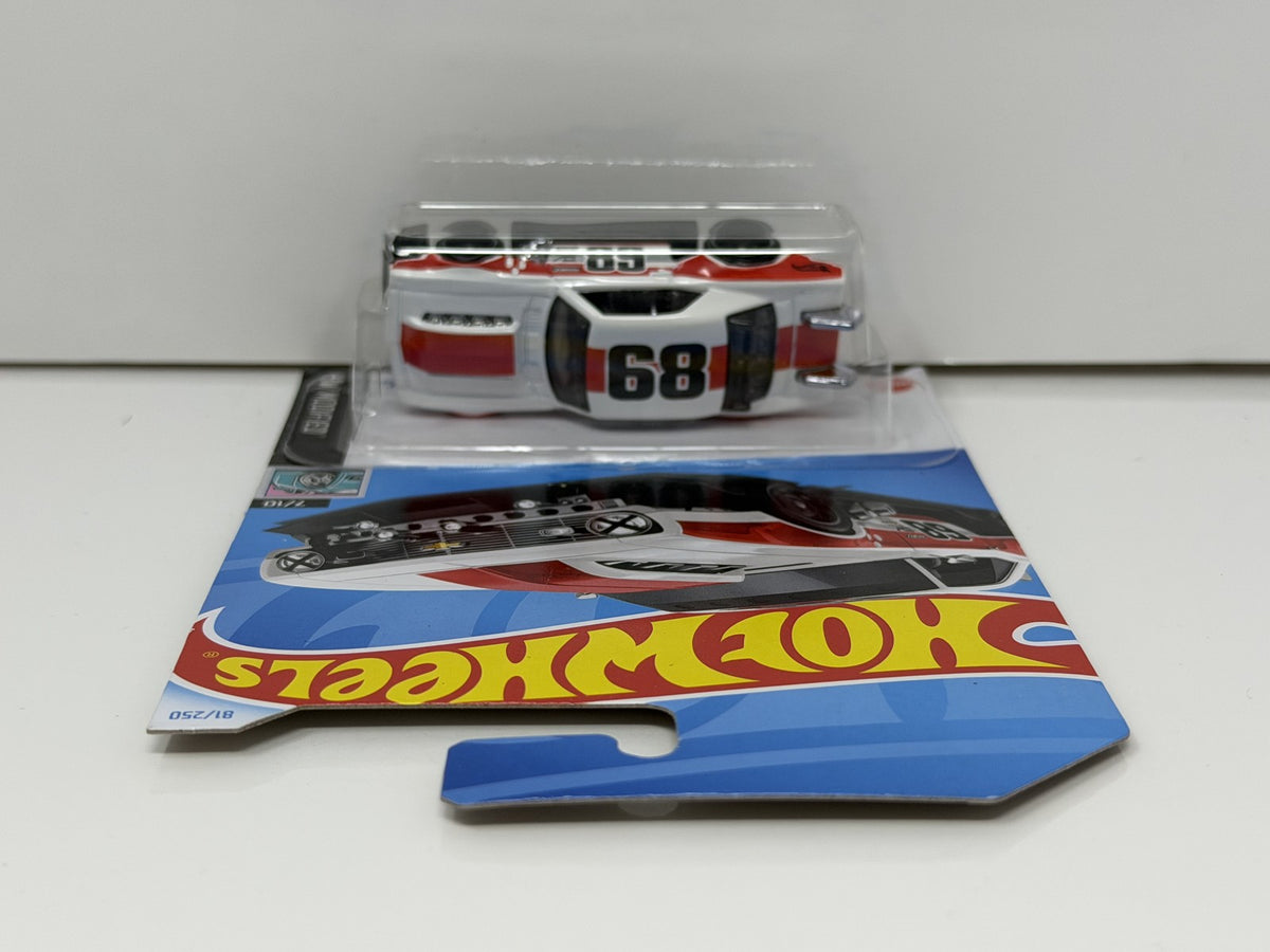 Hot Wheels HW Modified Custom 1968 Camaro 1:64 Diecast White