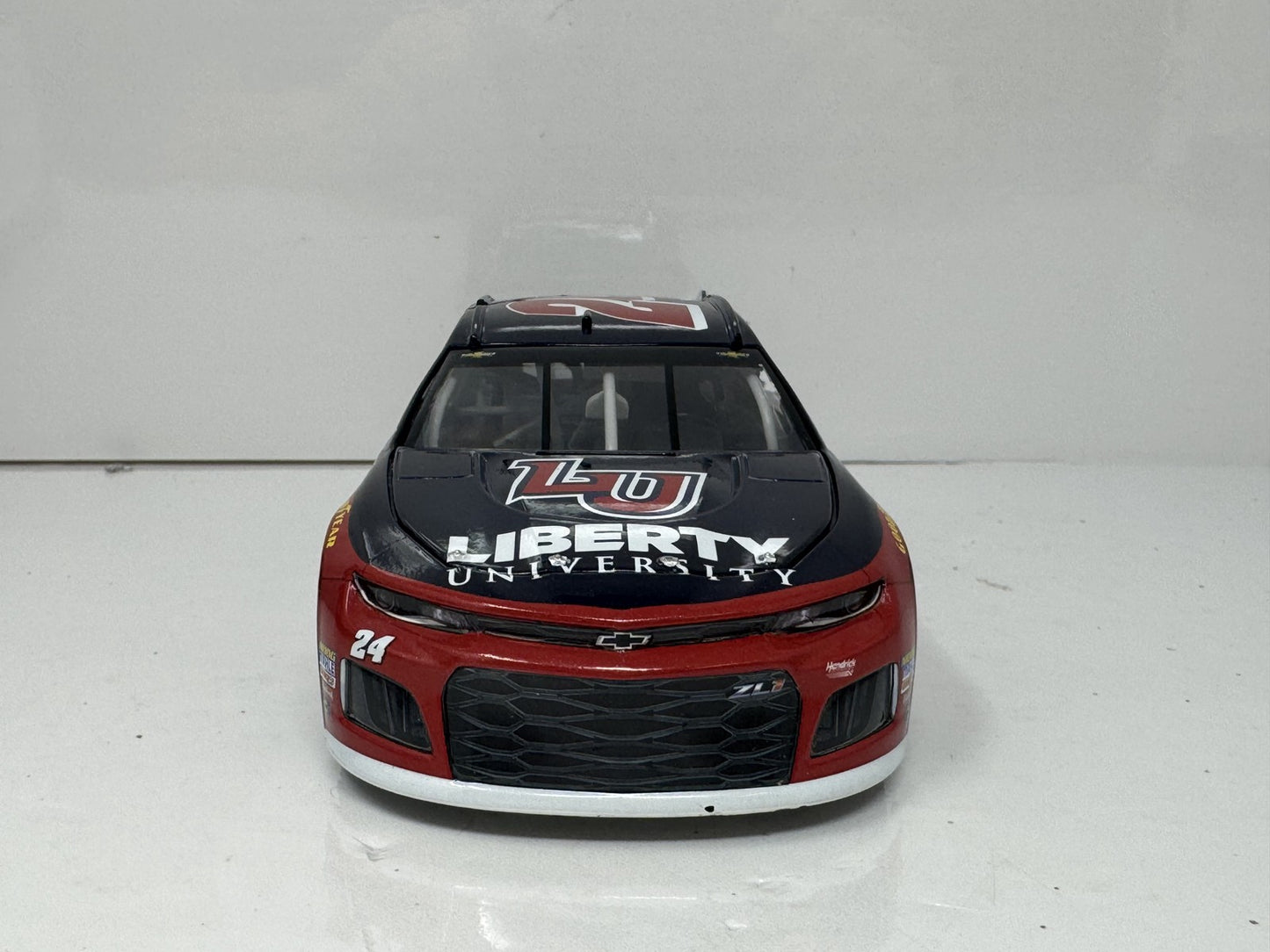 Lionel NASCAR William Byron #24 Liberty University 2018 Chev Camaro 1:24 Diecast