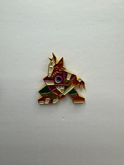 Arizona Coyotes NHL Hockey Team Lapel Pin UDT1