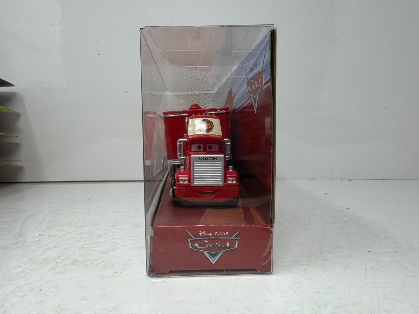 Disney Pixar Cars Mack Hauler Lightning McQueen #95 Semi Truck 1:55 Diecast