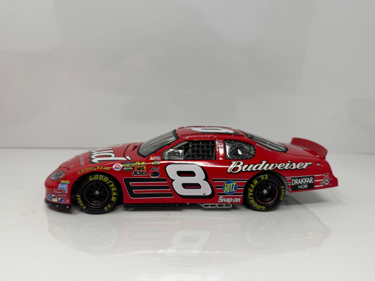 Action NASCAR Dale Earnhardt Jr #8 Budweiser 2004 Monte Carlo 1:24 Diecast