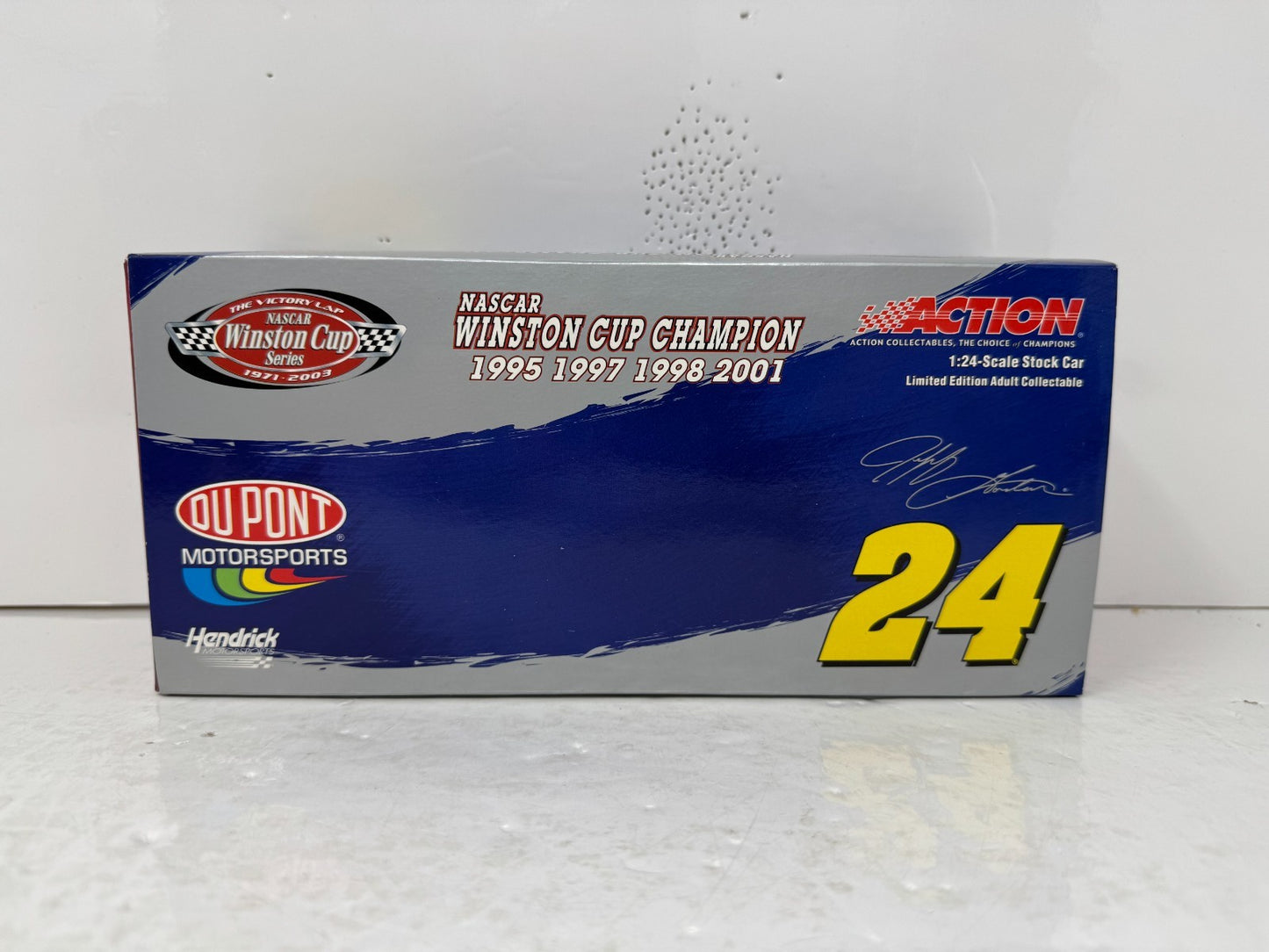 Action Nascar #24 Jeff Gordon Dupont Victory Lap 2003 Monte Carlo 1:24 Diecast