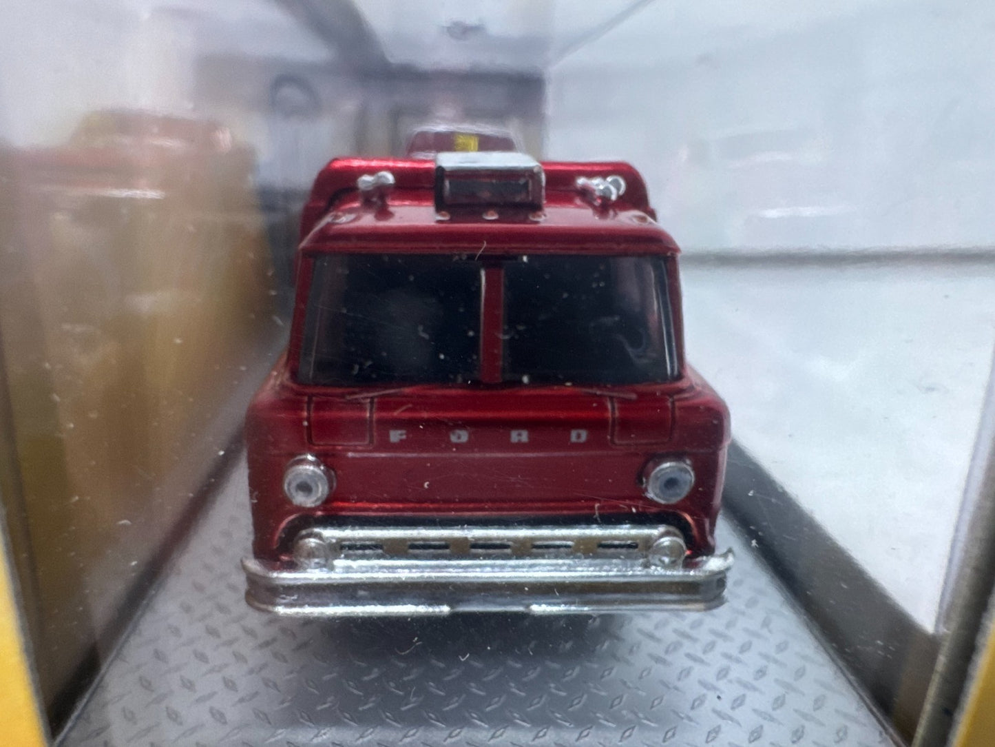 M2 Machines Auto Haulers Ford C-600 w/ 1966 Mustang Fastback Set 1:64 Diecast