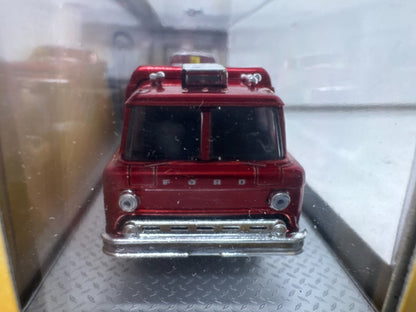 M2 Machines Auto Haulers Ford C-600 w/ 1966 Mustang Fastback Set 1:64 Diecast