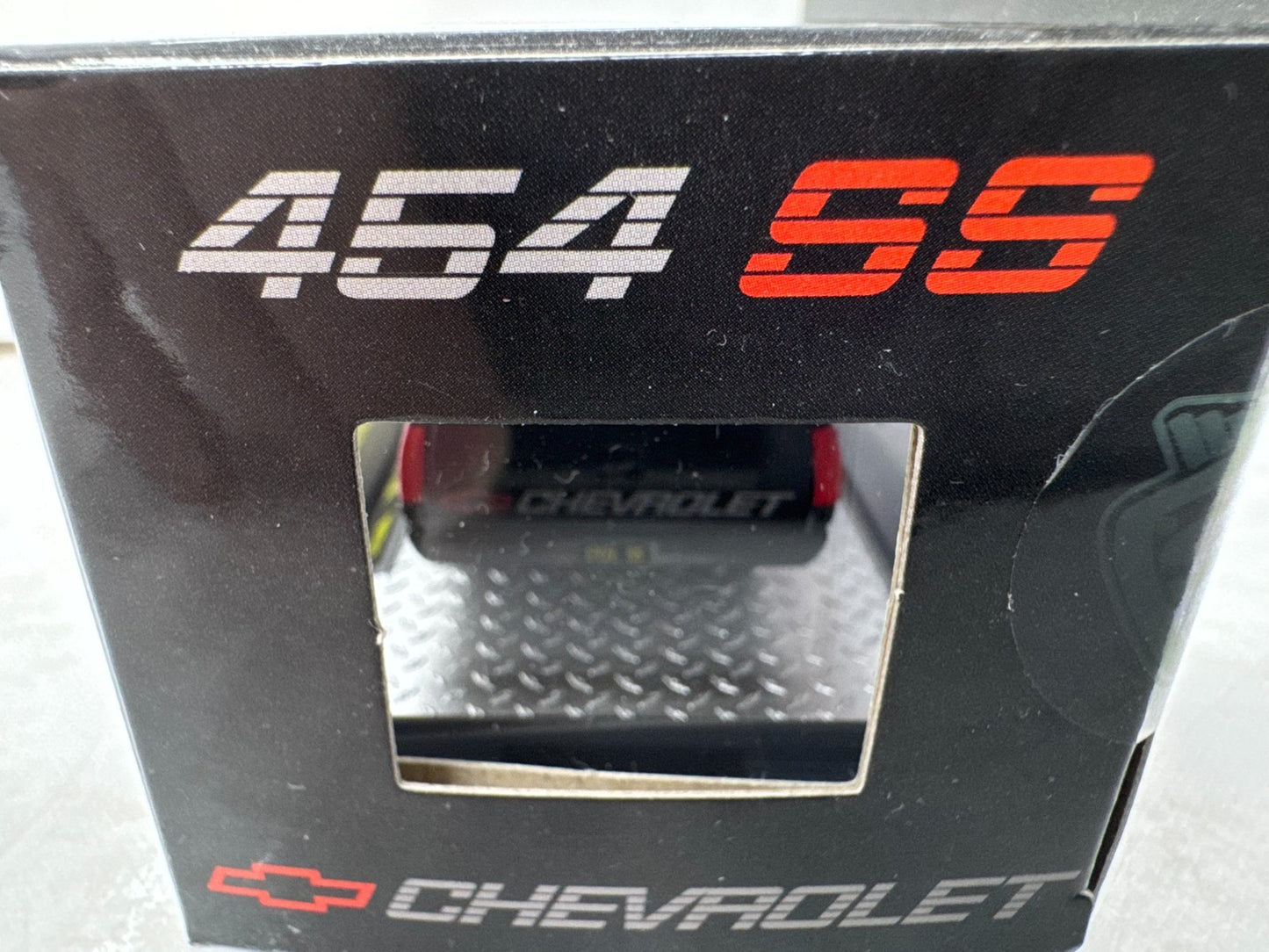 M2 Machines 1992 Chevrolet C1500 SS 454 Pickup 1:64 Diecast