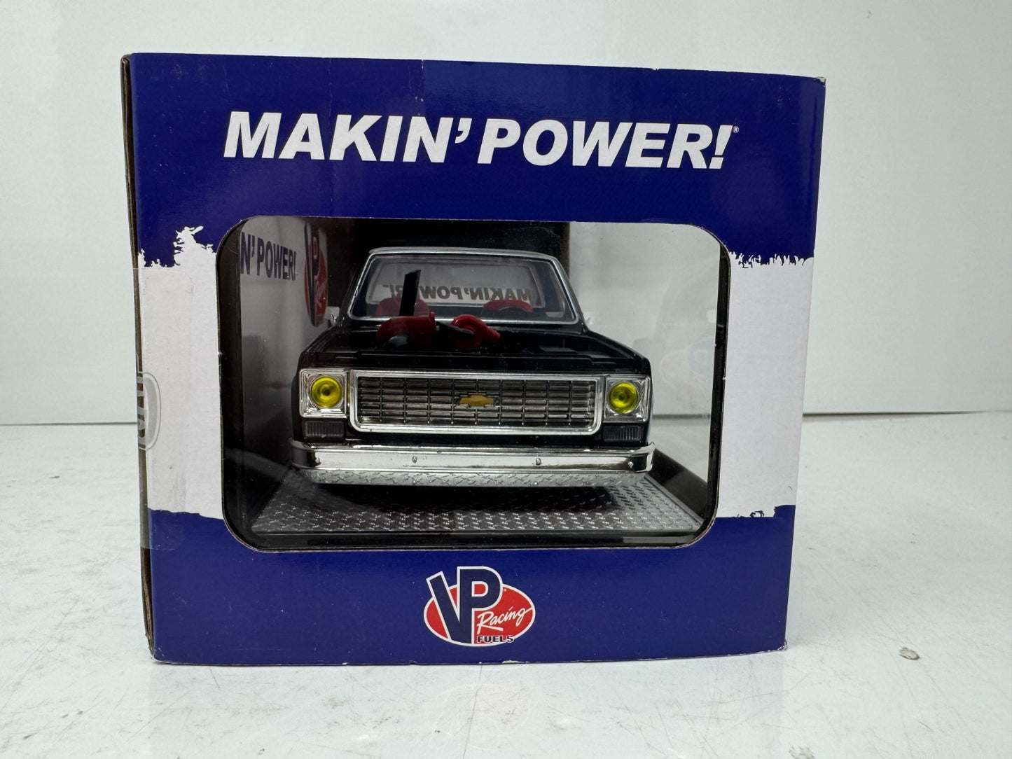M2 Machines VP Racing Fuels 1973 Chevrolet Cheyenne Super 10 1:24 Diecast