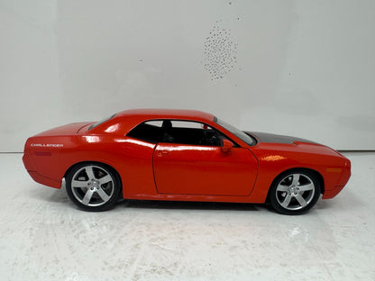 Maisto 2006 Dodge Challenger Concept 1:18 Diecast Special Edition