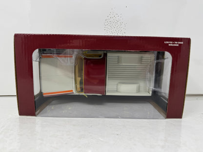 M2 Machines 1976 GMC Sierra Grande 15 Pickup Truck CHASE 1:24 Diecast