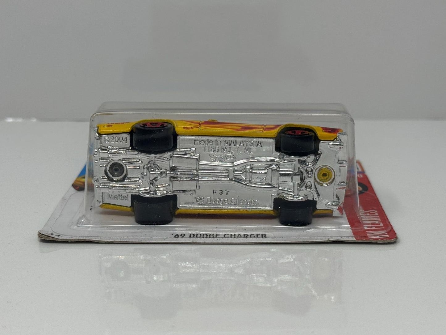 Hot Wheels Flames 1969 Dodge Charger 1:64 Diecast Short Card Yellow Flames