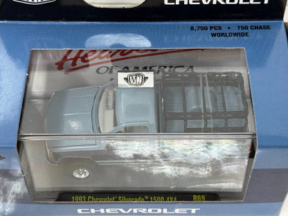 M2 Machines 1993 Chevrolet Silverado 1500 4x4 1:64 Diecast