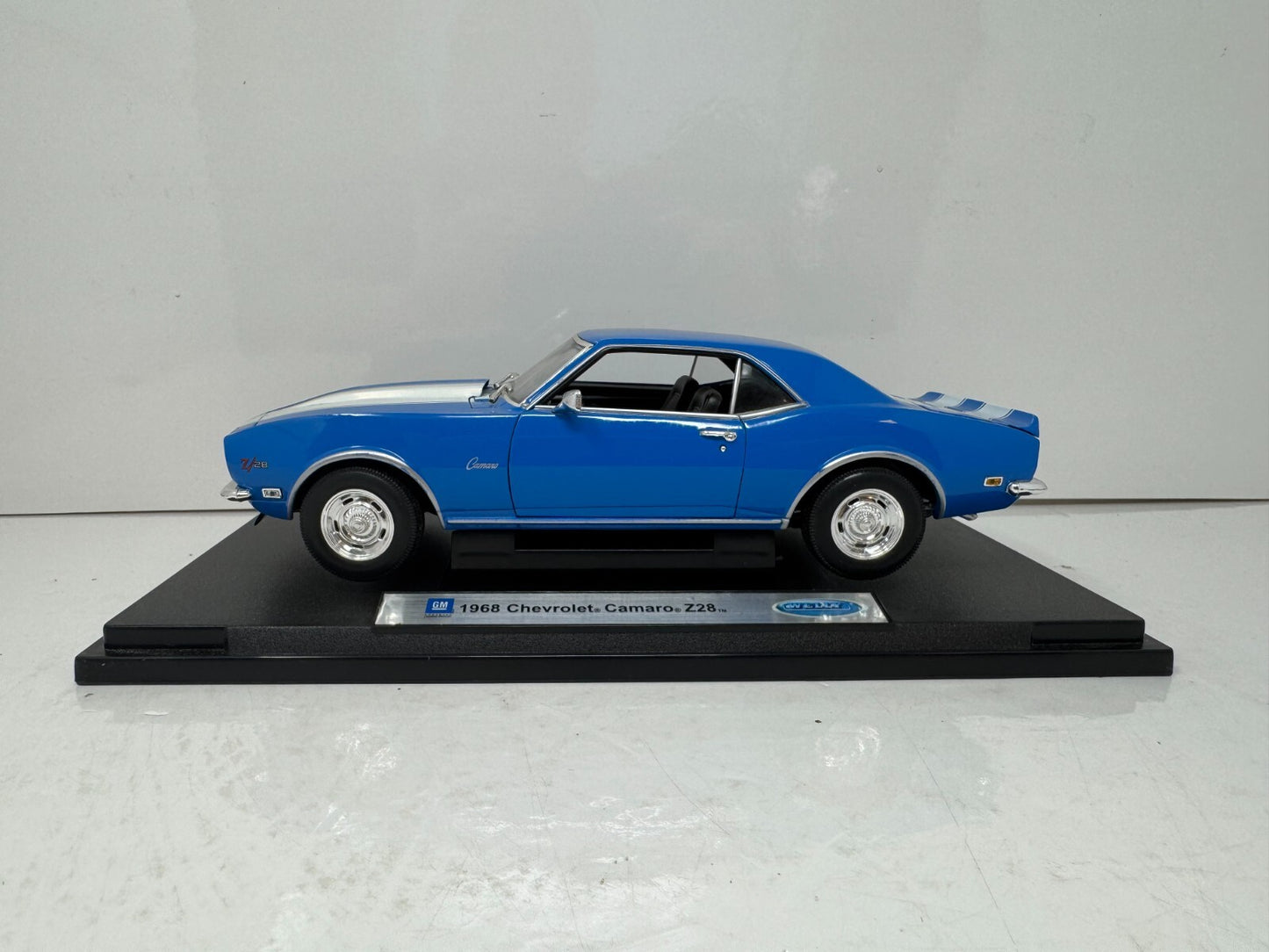 Welly 1968 Chevrolet Camaro Z/28 1:18 Diecast