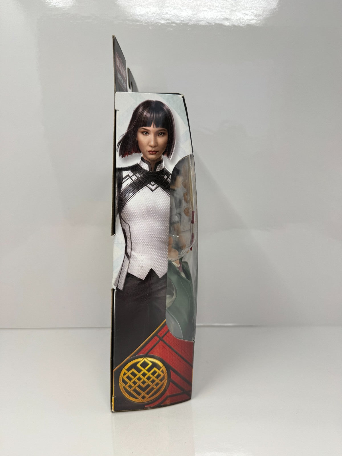 Marvel Legends Shang-Chi Xialing Action Figure w/ Mr Hyde BAF Piece