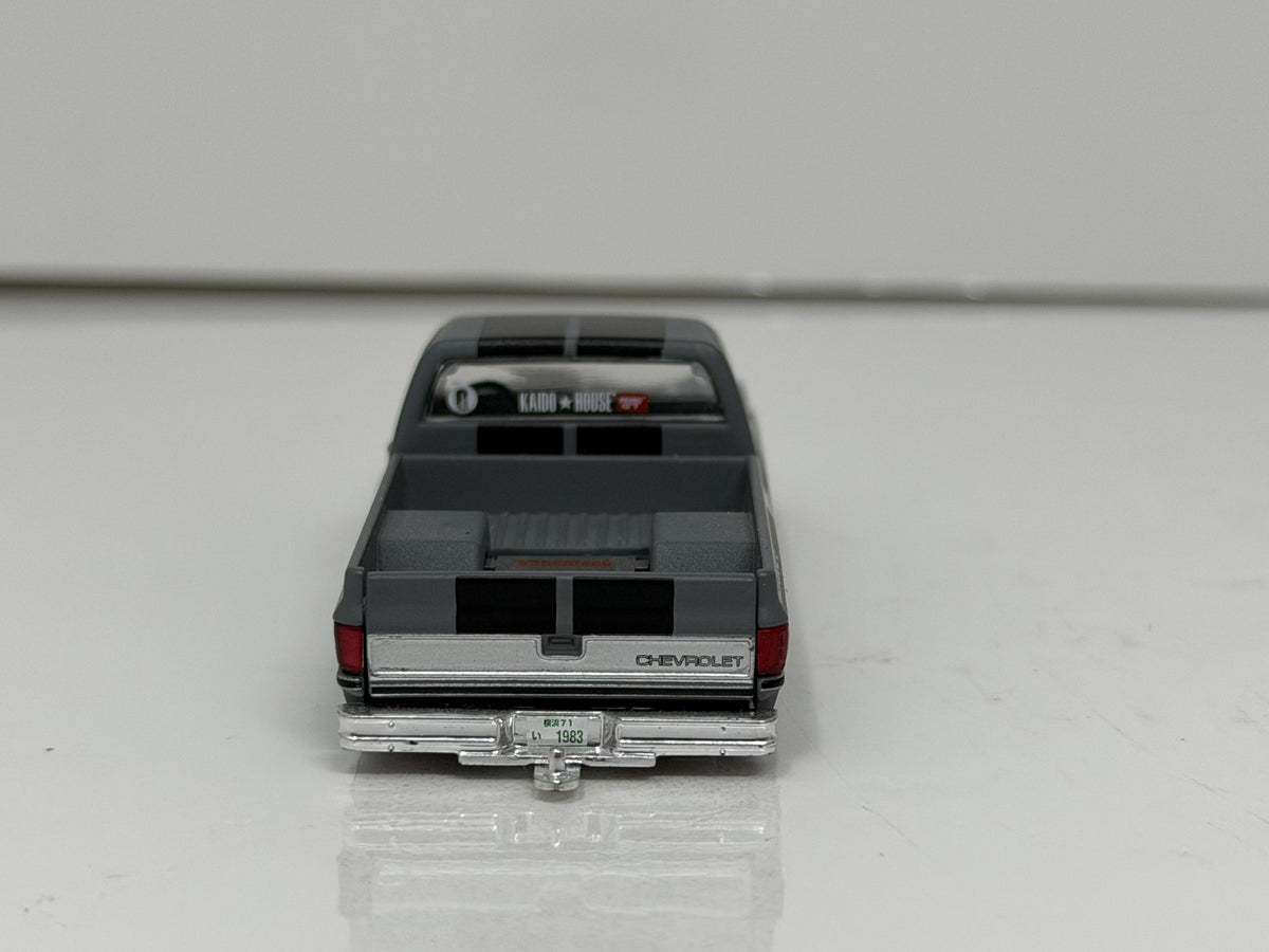 Kaido House Mini GT Chevrolet Silverado Kaido V2 1:64 Diecast